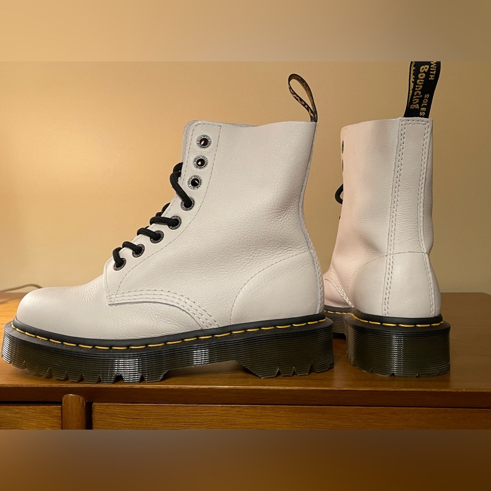 Dr. Martens, 1460 Pascal Bex Pisa Leather Lace Up Boots, Optical White, size 7 - Picture 2 of 15